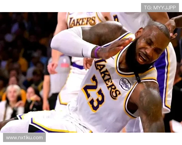 湖人三巨头合砍八十分逆转勇士 詹姆斯关键时刻再现统治力