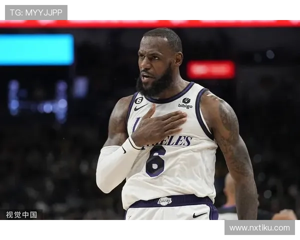 詹姆斯复出带领湖人击败勇士 获得个人生涯第七千次得分里程碑