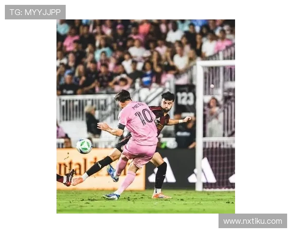 梅西重返巴萨引热议 球迷期待新赛季的冠军争夺战